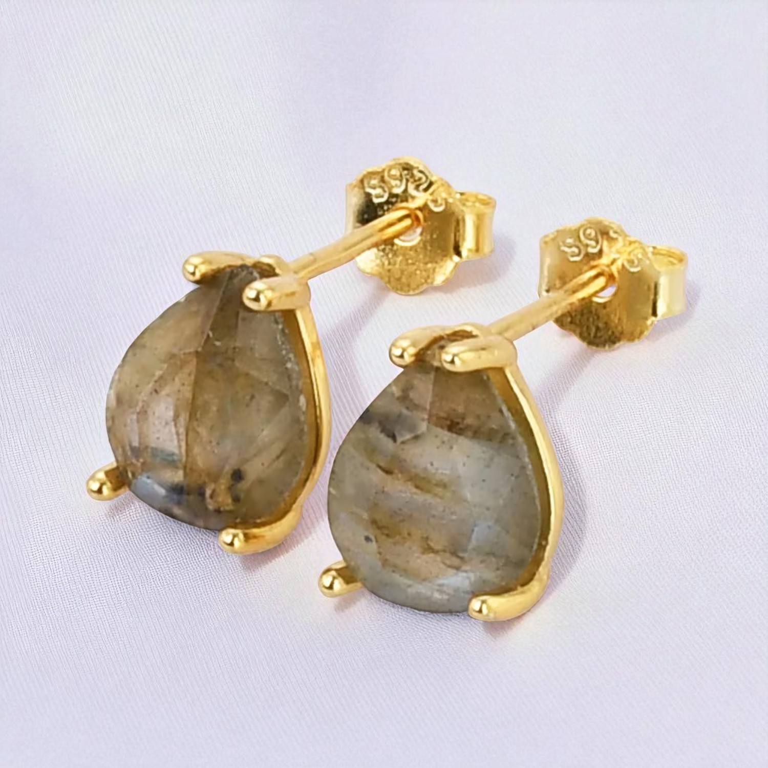 ลาบราดอไลท์