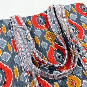 Sac fourre-tout élégant en coton imprimé Ikat gris bohème pour femme 100% pur coton écologique et polyvalent pour toutes les occasions - Product Image 5