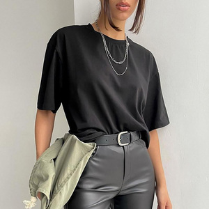 Camiseta informal de manga corta de algodón para mujer OEM ODM para cuello polo dobladillo curvo estampado digital ajuste holgado estampado de verano - Product Image 2