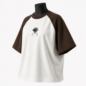 Camiseta Retro para Mujer con Mangas en Contraste, Corte Holgado, Estilo Urbano, Diseño Gráfico - Product Image 3