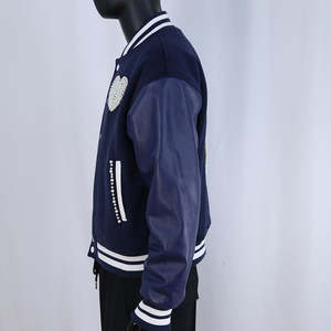 แจ็คเก็ตวาร์ซิตี้แบบวินเทจปี 2026 รับทำโลโก้ OEM แขนหนังแท้ ประดับคริสตัลที่ด้านหลังและด้านหน้า - Product Image 3