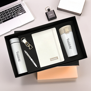 Combo de Regalo Corporativo de Lujo 5 en 1 para Oficina, Regalos de Bienvenida y Festivos con Artículos Promocionales para el Día del Padre y Acción de Gracias - Product Image 1