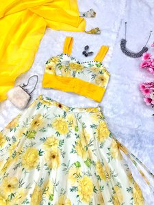 Dernier Designer Organza Soie Floral Imprimé Travail Lehenga Choli par FabZone - Product Image 2