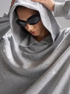 Sweat à capuche surdimensionné en strass avec cristaux étincelants et pull à logo sur le devant pour hommes femmes fournisseur de gros personnalisé - Product Image 3