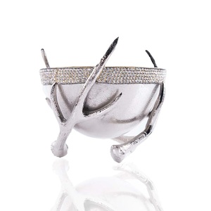 Bols de service décoratifs modernes et élégants en aluminium poli, écologiques, pour salades et plats, pour hôtels et restaurants, de la marque Antler Home Decoration - Product Image 1