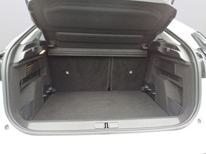 Faible kilométrage, C4 PureTech 130 Feel Pack 4x2 berline 2023, phares à LED - Product Image 4