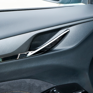 Véhicule utilitaire sport compact d'occasion à essence avec des caractéristiques modernes, exporté du Japon, vérifié, d'occasion, prêt à rouler - Product Image 5