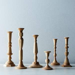 Bougeoir en bois décoratif conçu par des artisans pour les intérieurs de maison naturels et les pièces chaleureuses de style traditionnel - Product Image 5