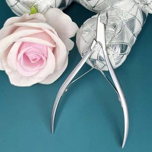 คีมตัดหนังสเตนเลสสตีลคุณภาพสูงเครื่องมือทำเล็บเสริมสวยนิ้วเท้าจากเยอรมนี - Product Image 5