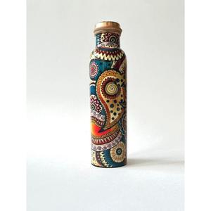 Botellas de cobre artesanales de estilo antiguo para regalar y ofrecer beneficios para la salud y un toque de elegancia tradicional - Product Image 5