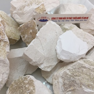 Vietnam La mejor calidad CaO min 92% Óxido de calcio Lima quemada Lima rápida Grumos de cal calcinada para industrias - Product Image 3