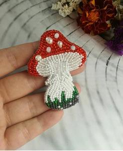 Collar de Piedras Naturales con Cuentas de Circonita Cúbica, Chapado en Oro, Hecho a Mano, Diseño Moderno y Elegante, Color Rojo y Verde, Fabricación Personalizada en China, OEM, Dijes de Latón, Llavero - Product Image 5