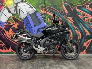 Prix réduit 2025 CFMOTOS 700MT Double usage Manuel 6 vitesses 700cc Léger Haute efficacité pour la finition du béton Disponible pour - Product Image 3
