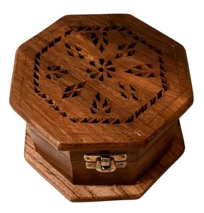 เตา bakhoor ทรงกระบอกไม้พร้อมด้วยการตกแต่งภายในสีทองและการตกแต่งที่โดดเด่นสำหรับบ้านและให้เป็นของขวัญ - Product Image 5