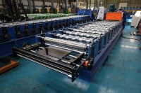 Machine automatique de formage de tuiles métalliques émaillées modèle 800 pour la fabrication de tuiles de toit espagnoles