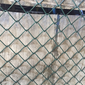 Clôture à mailles avec poteaux en béton pour une installation permanente - Product Image 5