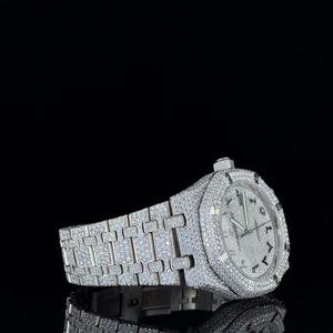 Reloj de Diamante Moissanite Blanco de Calidad de Exportación con Piedras de Corte Brillante y Diseño Impermeable Disponible a Precio de Exportación - Product Image 3