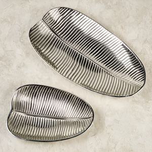 Plateau de service martelé décoratif supérieur Design attrayant plateau de nourriture en aluminium ustensiles de cuisine fabriqués à la main plat en métal plat de service - Product Image 3