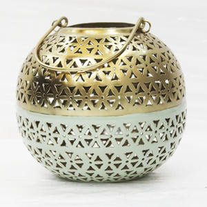 Porte-bougie en métal fait à la main avec lanterne suspendue pour décoration de maison, anniversaire de mariage et fêtes - Product Image 4