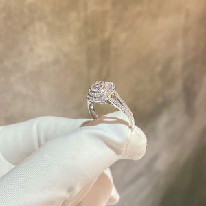 Bague de fiançailles personnalisée en or blanc 14K pour femmes VVS Clarity Lab Grown Princess Cut IGI Certified Set Diamond - Product Image 3