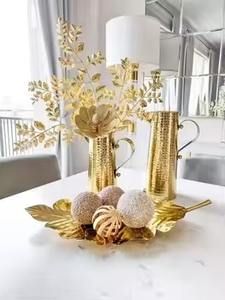 Jarrones largos de metal dorado con alturas variadas para decoración del hogar de lujo Arreglos florales o decorativos creativos de la India - Product Image 5