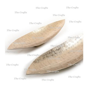 Bol de service en acier et en aluminium au design de feuille pour accessoires de table vaisselle bols à collations à salade à faible taux - Product Image 6