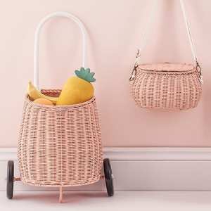 Mini carretilla de mimbre tejida a mano con ruedas para niños, bolso con ruedas, precio barato, nuevo diseño - Product Image 6