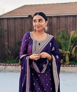 Robe en georgette de style Flair pour l'Aïd avec broderie de fil et élégante Dupatta kurta - Product Image 2