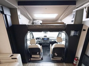 Ventes Perfect-Auction pour les véhicules neufs et d'occasion : Nouveaux camping-cars N-e-w-m-a-r Free-dom Aire 2515 2026 prêts à être expédiés - Product Image 3