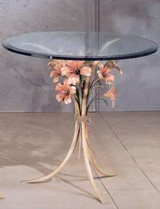 Mesa de centro de aluminio de lujo con diseño floral y tapa de cristal, perfecta para sala de estar moderna o centro de mesa interior - Product Image 4