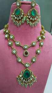 Conjunto de Collar Tradicional Indio de Primera Calidad, Ideal para Bodas y Ocasiones Festivas, Hermoso Par de Pendientes de Latón - Product Image 2