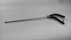 Instruments chirurgicaux Pentax approuvés CE Laparoscopique en acier inoxydable Type de pistolet 5mmX330 mâchoire droite porte-aiguille manuel réutilisable - Product Image 2