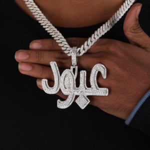 925เพชรโมอิสสุดหรูจี้สไตล์ฮิปฮอปสุดเท่พร้อมจี้สไตล์อินเทรนด์ตัวหนังสือออกแบบได้ตามต้องการ - Product Image 1