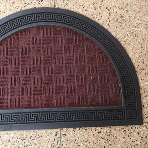 Tapis à poils coupés en polypropylène personnalisable Tapis de porte lavable intérieur/extérieur pour la maison ou l'hôtel - Product Image 1