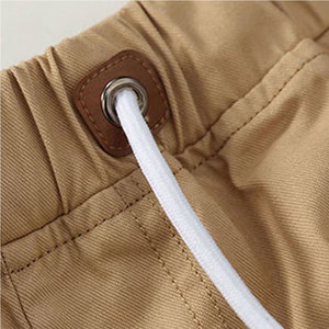 Pantalones Cortos para Hombre hasta la Rodilla que Ofrecen Cobertura Equilibrada y Comodidad Relajada para Atuendos Casuales - Product Image 4