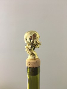 Bouchon de vin en métal à base de liège artistique H.M.A Handicrafts parfait pour les bouteilles de vin, les cadeaux et la décoration de bar - Product Image 4