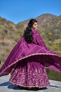 Recién lanzado púrpura pesado Chinon tela Lehenga Choli Leheriya bordado étnico para trabajo tradicional fiesta boda Festival - Product Image 3