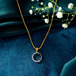 สร้อยคอจี้เพชรและทองคำคลาสสิคเซนเซอร์เคิร์ลสำหรับผู้หญิง - Product Image 1