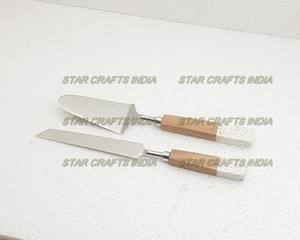 Ensemble de serveur de gâteau de mariage de haute qualité résine blanche résine argentée/bois/marbre poignée faite à la main conception plaque plateau outils mariages royaux - Product Image 4