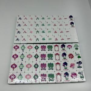 Jeu de Mahjong Américain de Luxe Personnalisé en Acrylique Sculpté à Quatre Couches, Vert Foncé, Durable, 160 Pièces, pour Vente en Gros - Product Image 4