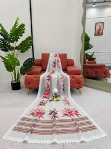 Conjunto de Sari de seda crujiente de diseñador bordado de alta calidad para compradores mayoristas con hilo hecho a mano y adornos de lentejuelas - Product Image 2