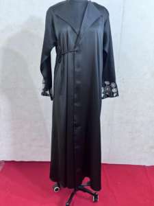 Abaya de soirée haut de gamme, brodée à la main, en satin et crêpe, ornée de perles - Product Image 3