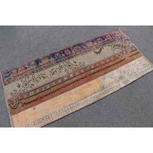 Petit tapis turc 2,4x5,3 pieds (74x161 cm), tapis persan vintage brun - Product Image 1