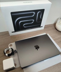 MacBook Pro M5 max 2026 con CPU de 18 Núcleos, GPU de 40 Núcleos, 48 GB de RAM y SSD de 2 TB - Product Image 4