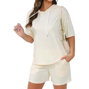 Conjunto de 2 piezas de alta calidad para mujer, sudaderas con capucha en blanco, conjuntos cortos, pantalones cortos de gran tamaño, ropa con logotipo impreso personalizado, conjunto corto con capucha para mujer - Product Image 3