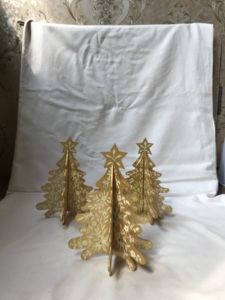 Arbre de Noël en papier Kashmiri 3D fabriqué à la main Décor de fête élégant avec détail artistique comprenant des ornements de boule et d'arbre - Product Image 5