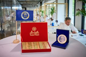 Baklava mélangé au velours 400g avec pistache et noix de cajou, goût sucré, cadeau de l'Aïd, certifié halal, luxe, 100% naturel - Product Image 2