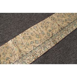 พรมวินเทจขนาดเล็ก 1.9x7.7 ฟุต พรมตุรกีสีเขียวลายเรขาคณิตพร้อมลวดลายดอกไม้ - Product Image 3