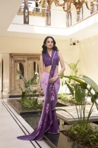 Saree élégant à imprimé floral en tissu marbale sans poids avec bordure en dentelle et chemisier pour les acheteurs de vêtements traditionnels en gros - Product Image 5
