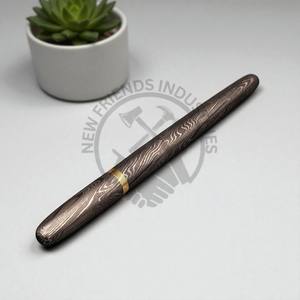 Bolígrafo de bala de acero de Damasco delgado de lujo más vendido forjado a mano con incrustaciones de latón estilo vikingo bolígrafo de venta caliente - Product Image 1